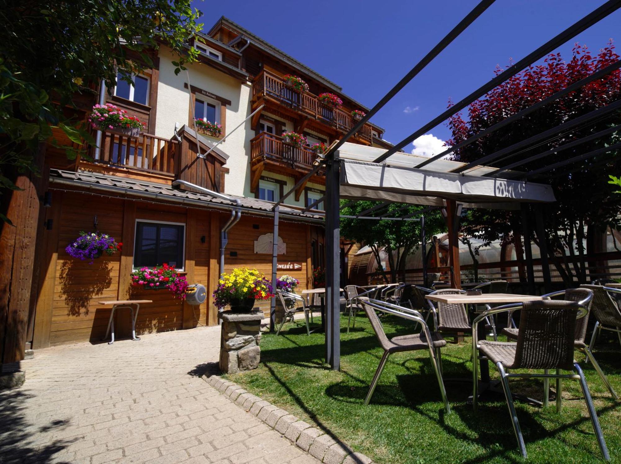 Hotel Les Autanes Spa-Balneotherapie & Restaurant Ансел Екстериор снимка