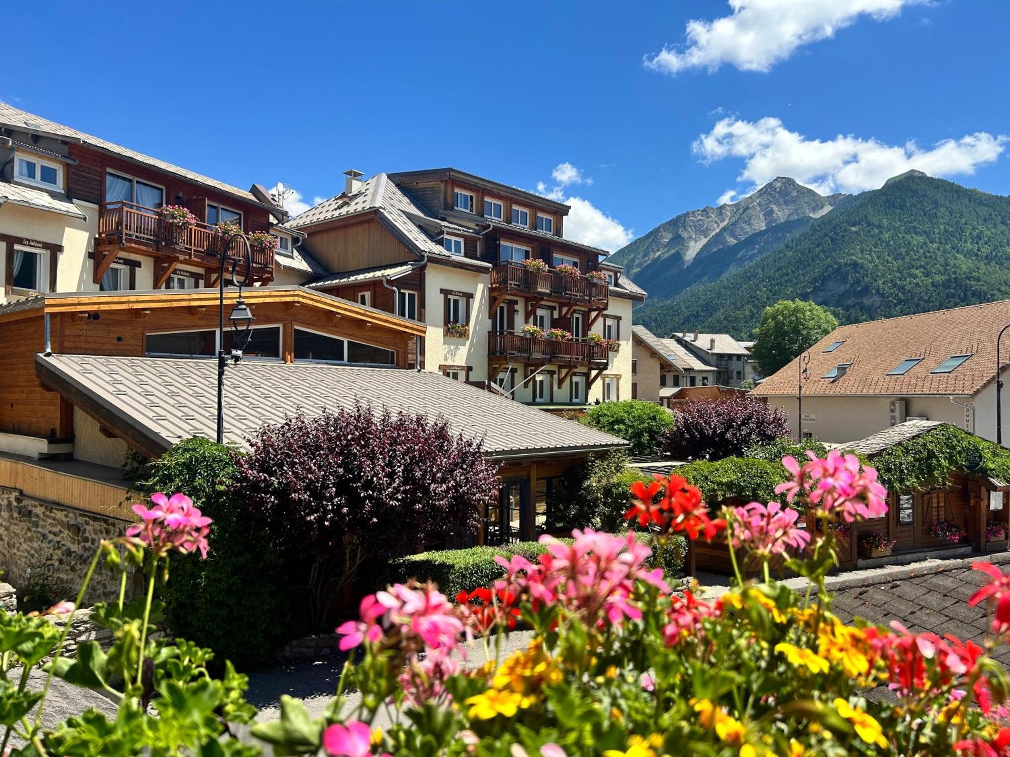 Hotel Les Autanes Spa-Balneotherapie & Restaurant Ансел Екстериор снимка