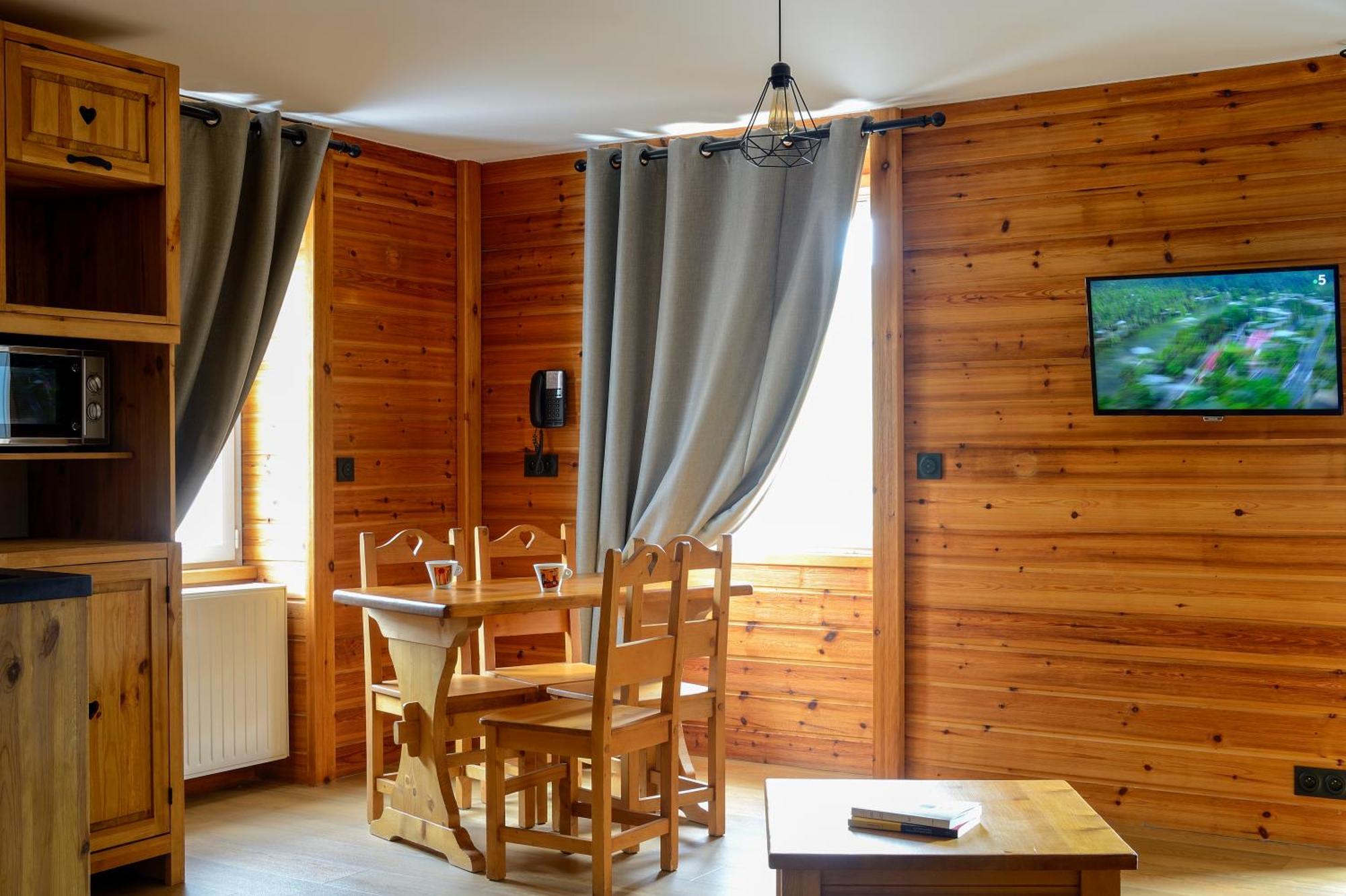 Hotel Les Autanes Spa-Balneotherapie & Restaurant Ансел Екстериор снимка