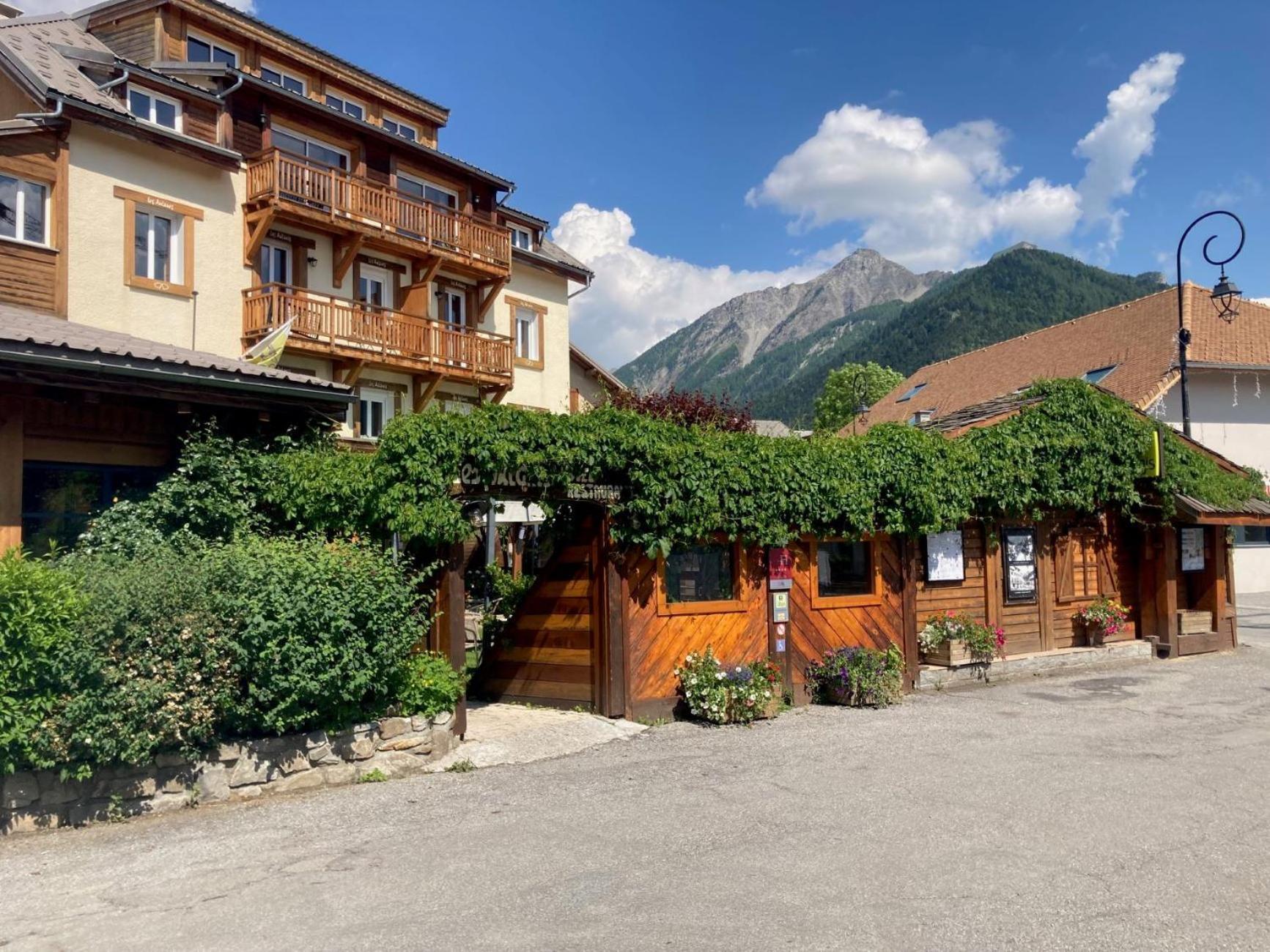 Hotel Les Autanes Spa-Balneotherapie & Restaurant Ансел Екстериор снимка